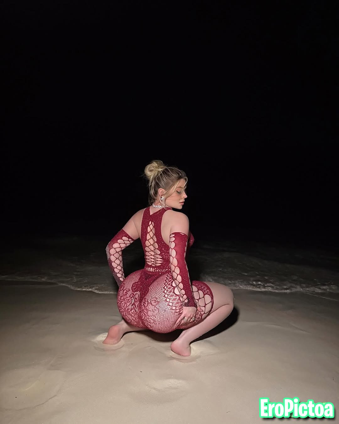 imagine humping that fat ass photo featuring jiggle - Part 48