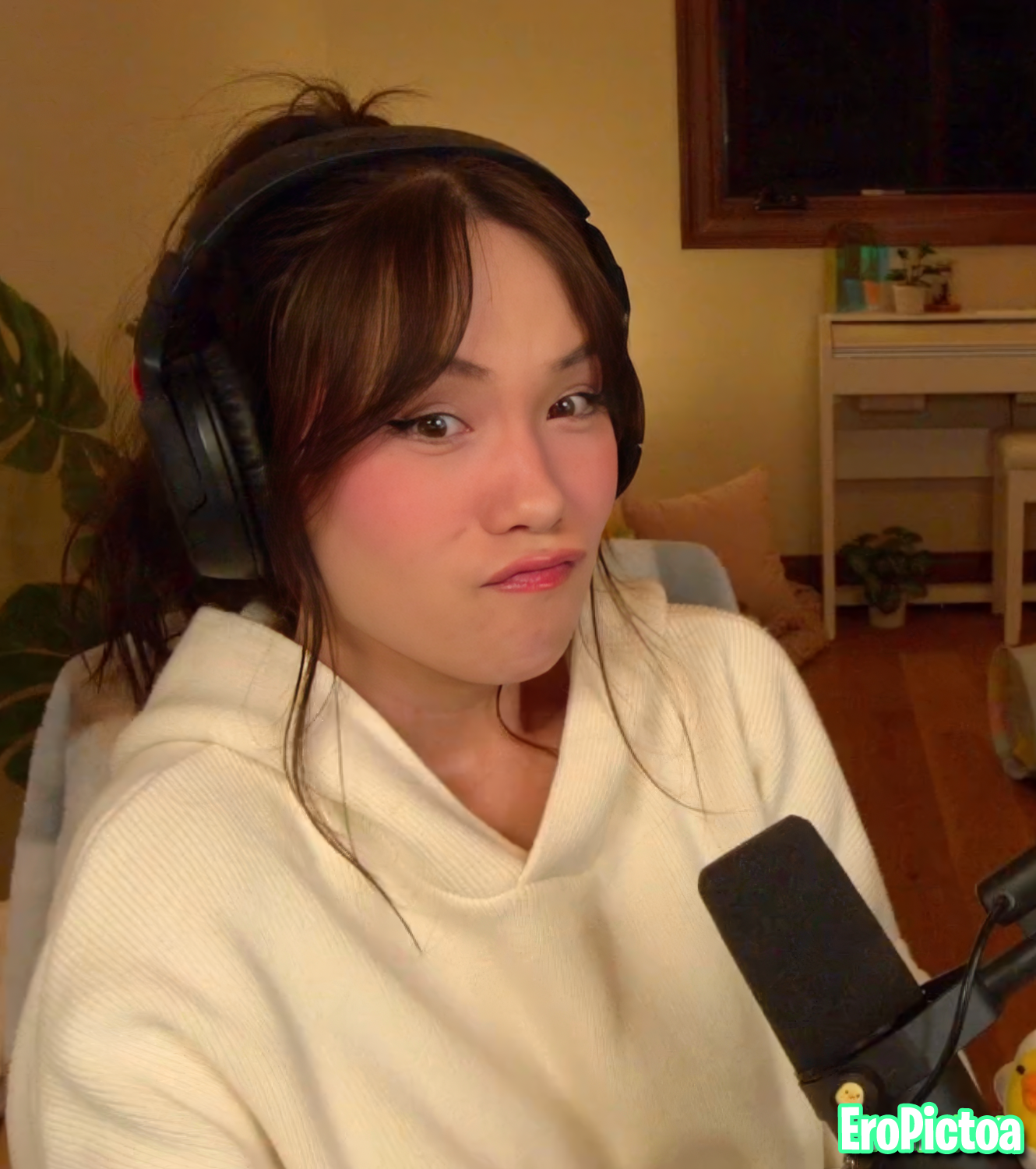 QuarterJade photo featuring twitch - Part 40