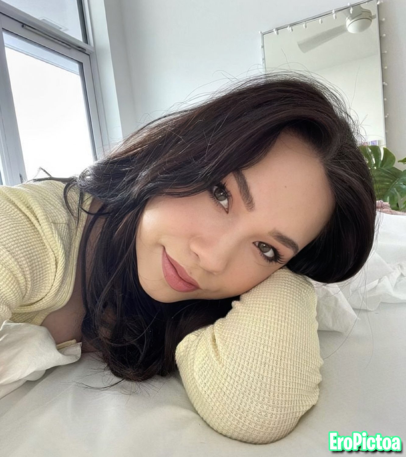 QuarterJade photo featuring influencer - Part 74