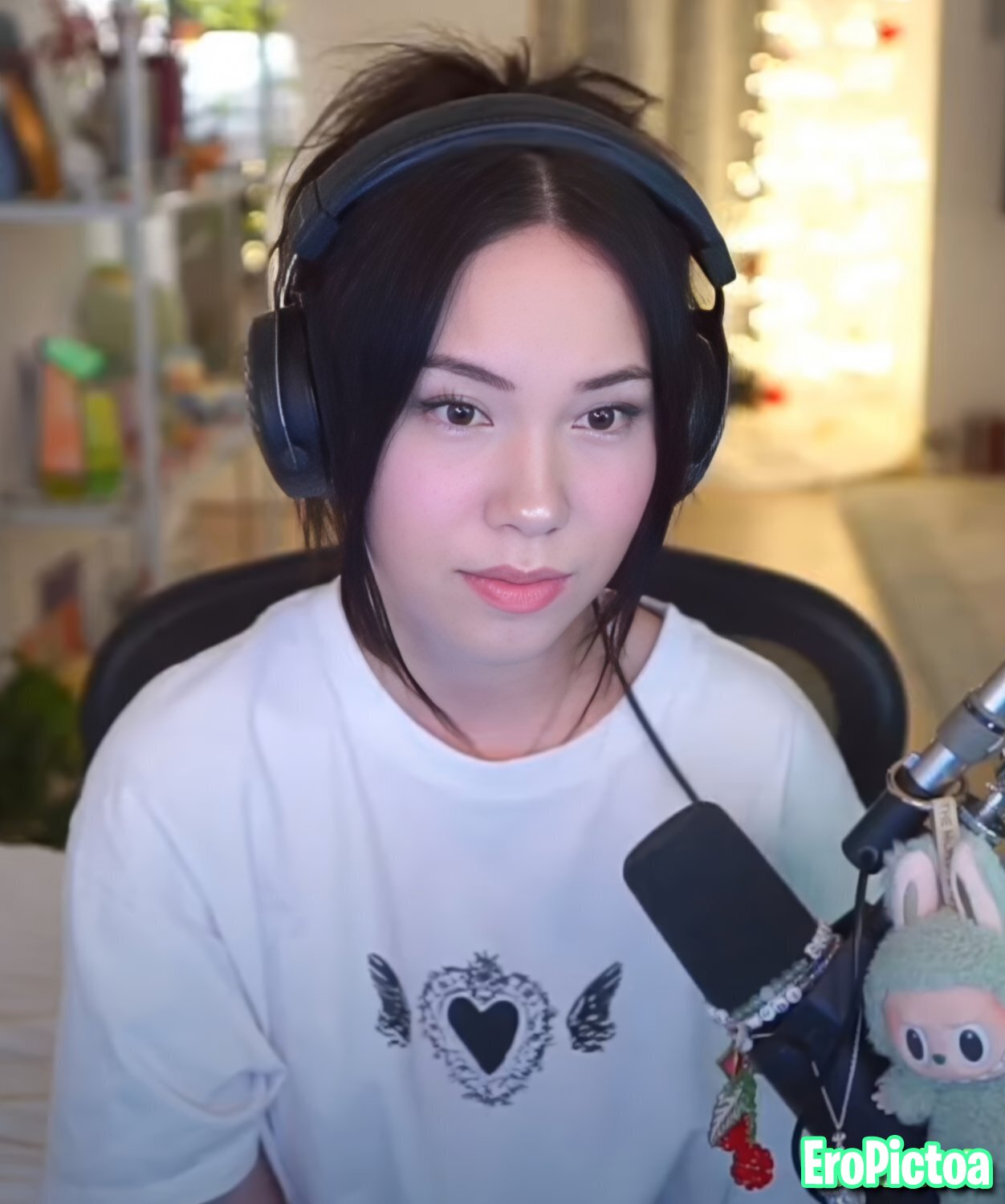 QuarterJade [2] photo featuring asian streamer