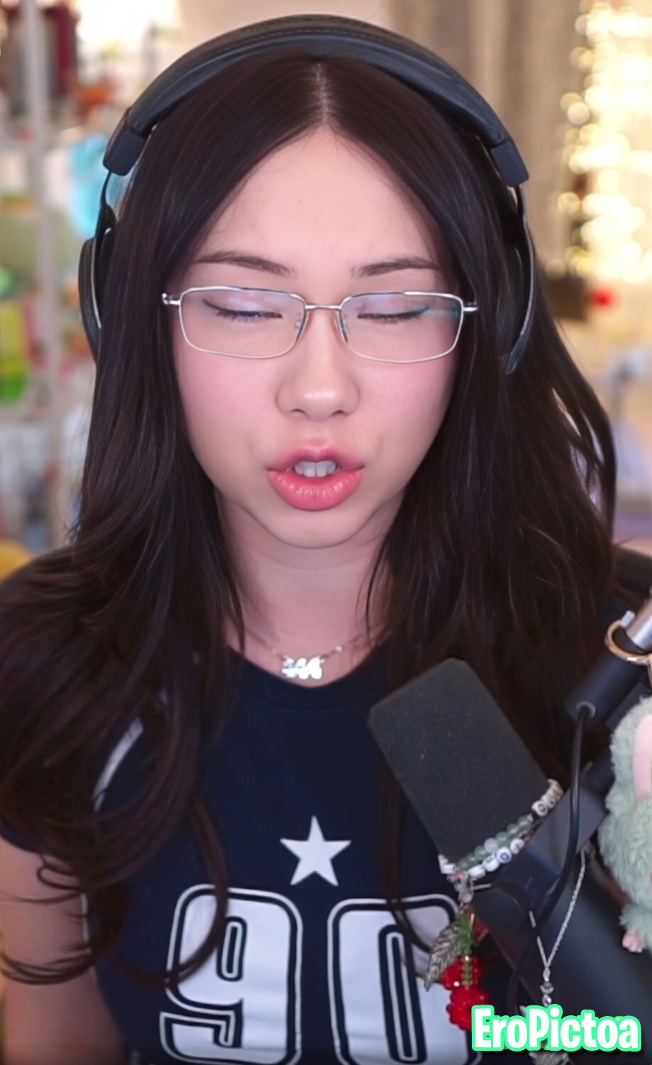 QuarterJade [2] photo featuring gamer