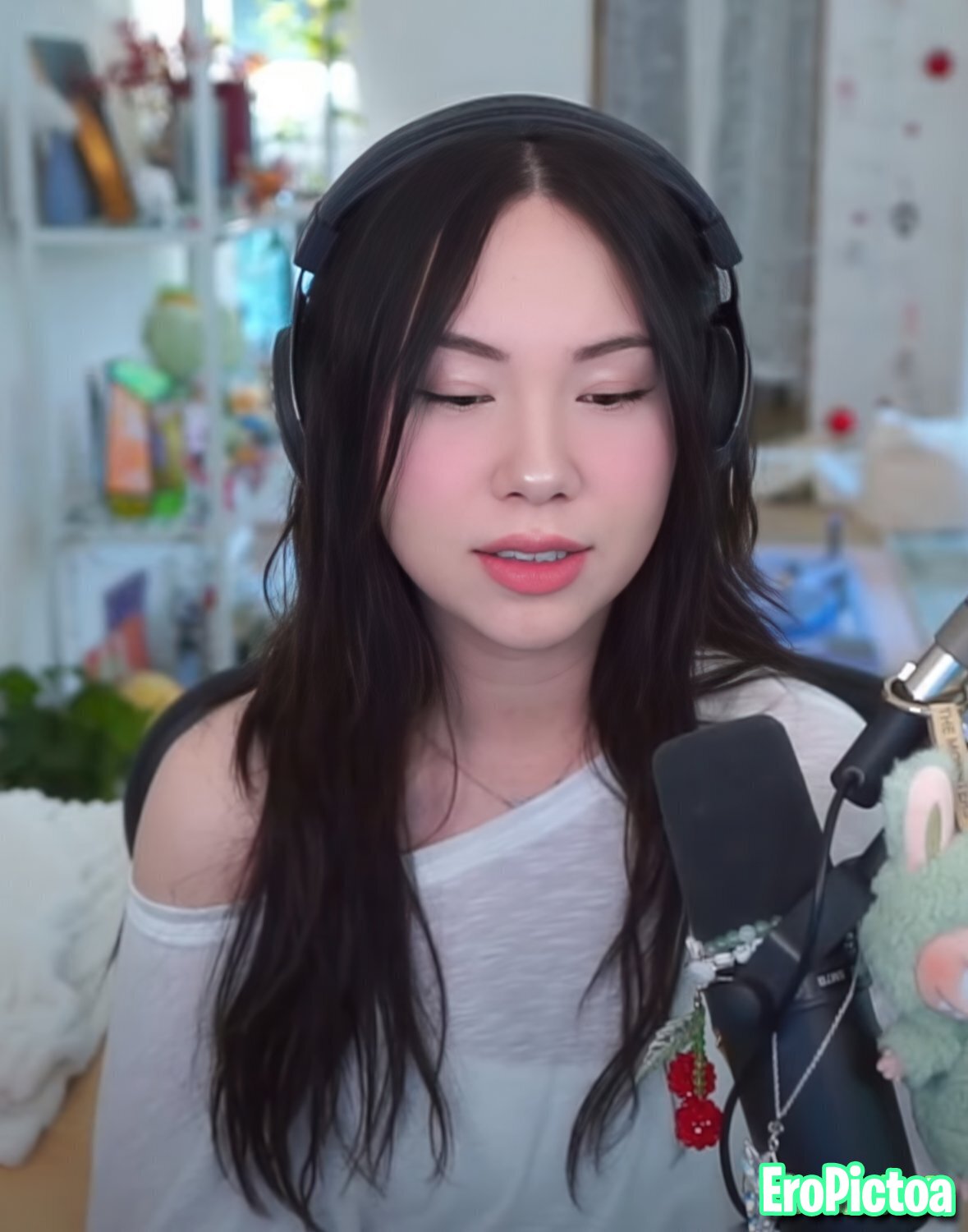 QuarterJade [2] photo featuring twitch