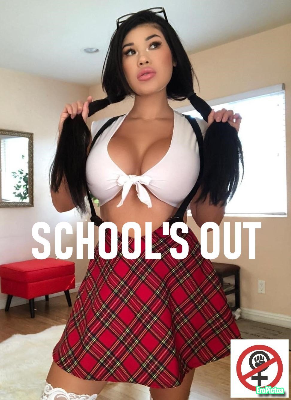 brainless bimbo captions photo featuring big lips