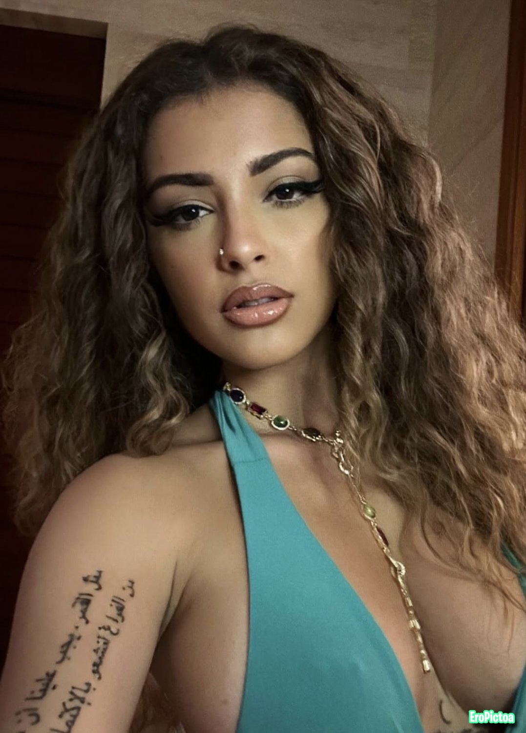 Malu(ai) photo featuring cumshot