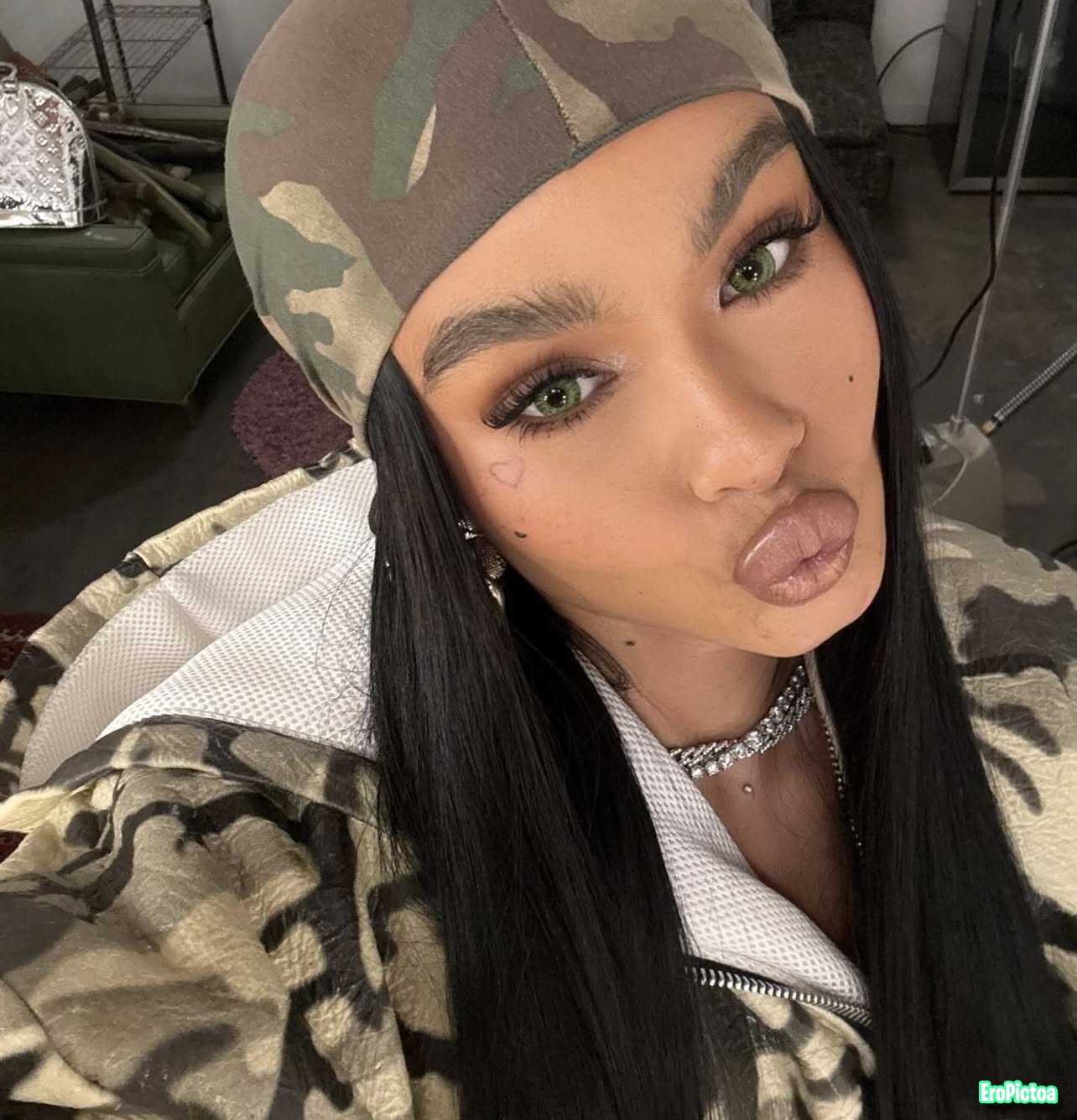India love(ai) photo featuring celebrity AI - Part 10