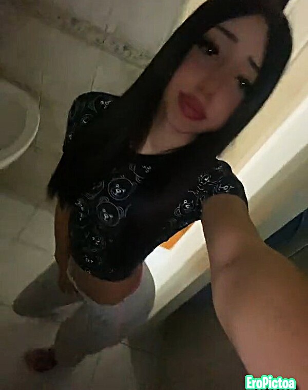 Thumbnail for Latina Friend AI Facial 75 unlucid(dot)ai/r/PKK600PT1U