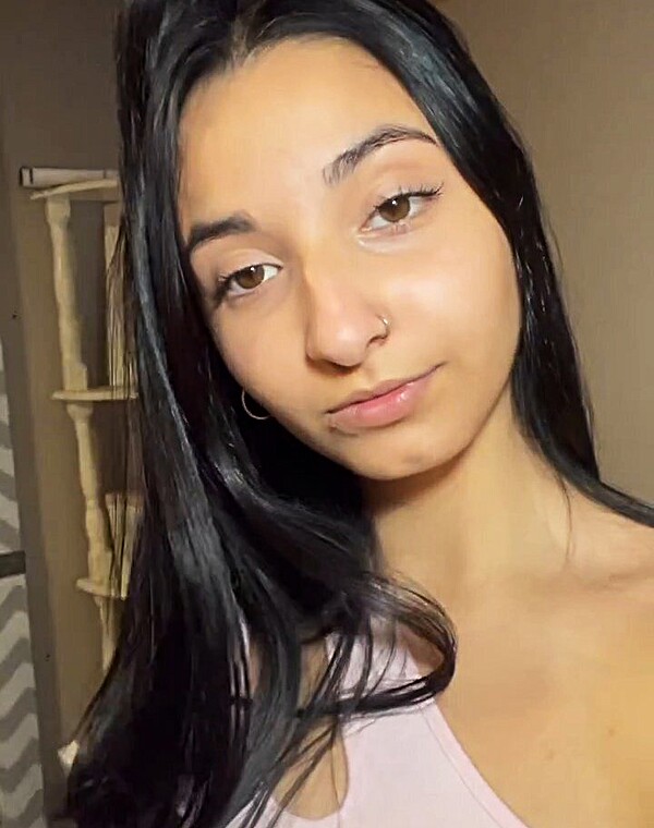Thumbnail for Petite Friend Facial AI 59 unlucid(dot)ai/r/PKK600PT1U