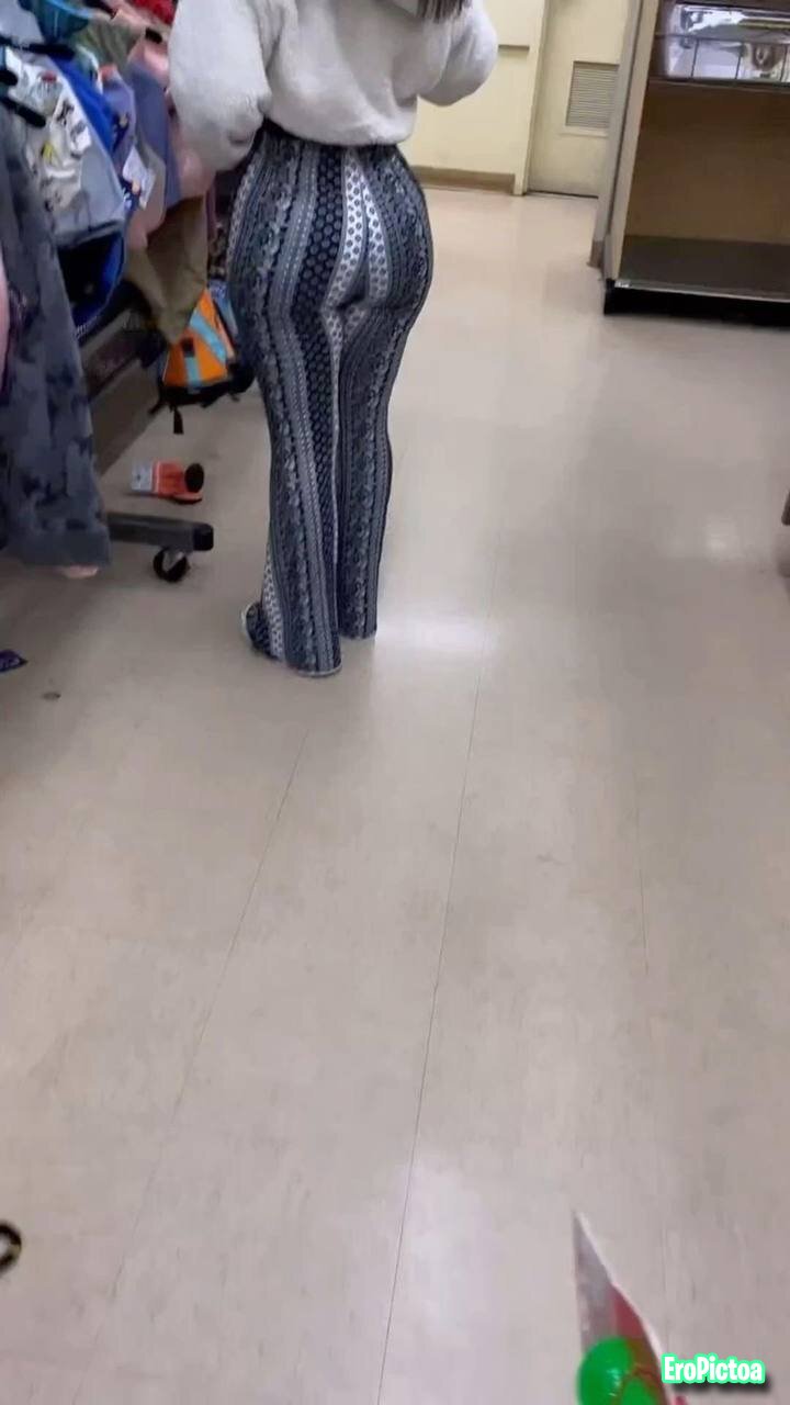 Creep shots photo - Part 8
