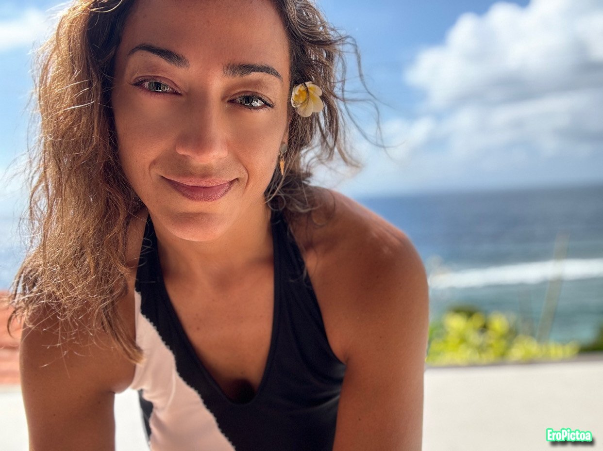 Anyone recognize this Polynesian beauty? photo featuring polynesian - Part 3