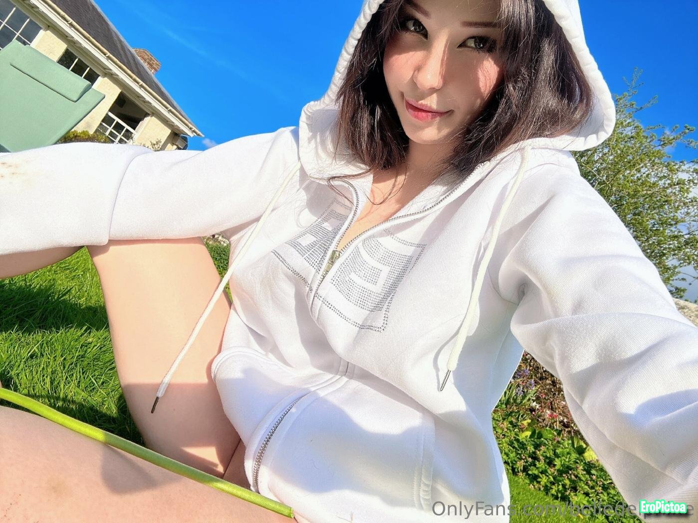 Belle Delphine Naked photo featuring belle delphine back - Part 3
