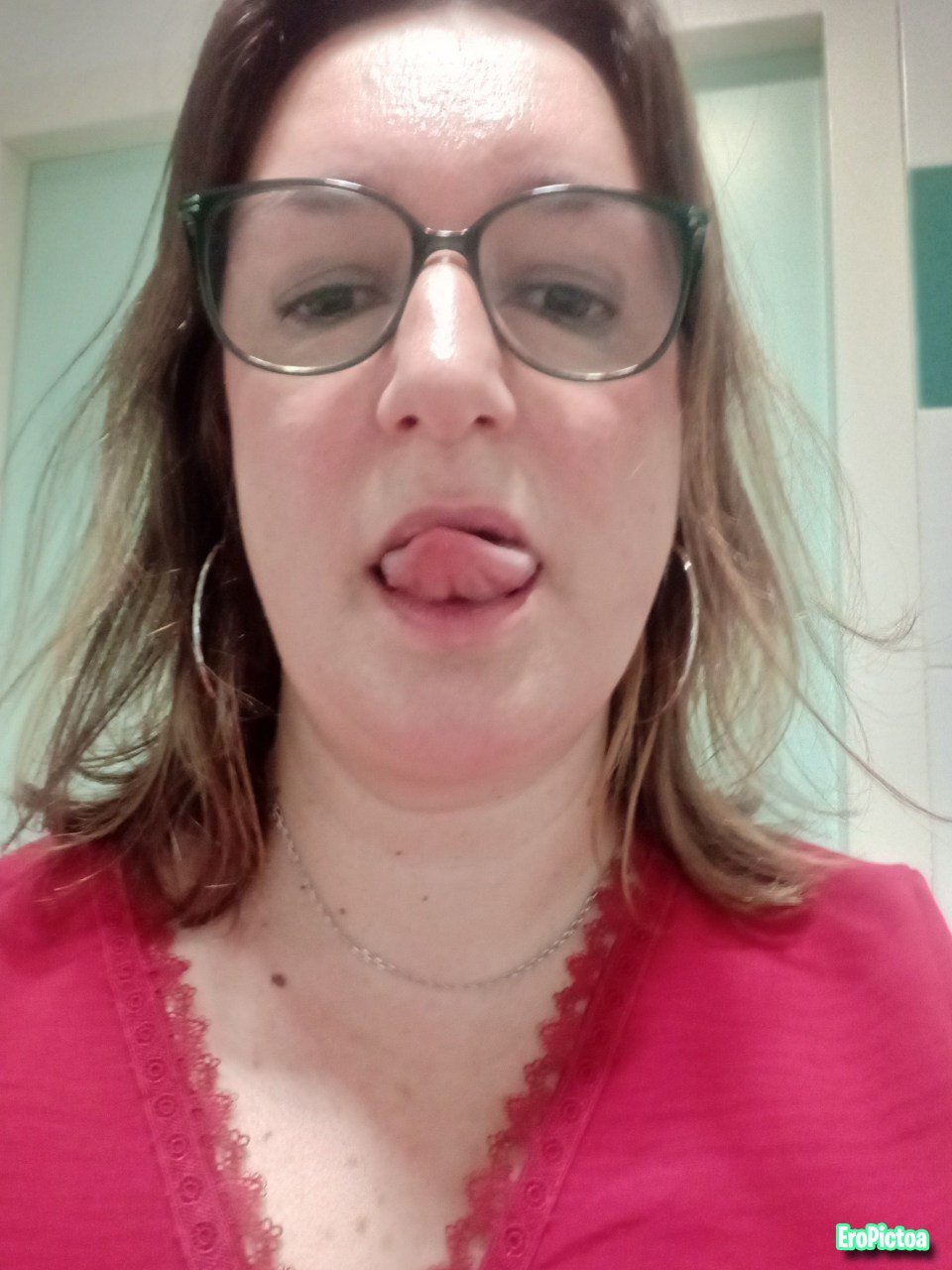 Delphine secrétaire salope photo featuring secretary - Part 6