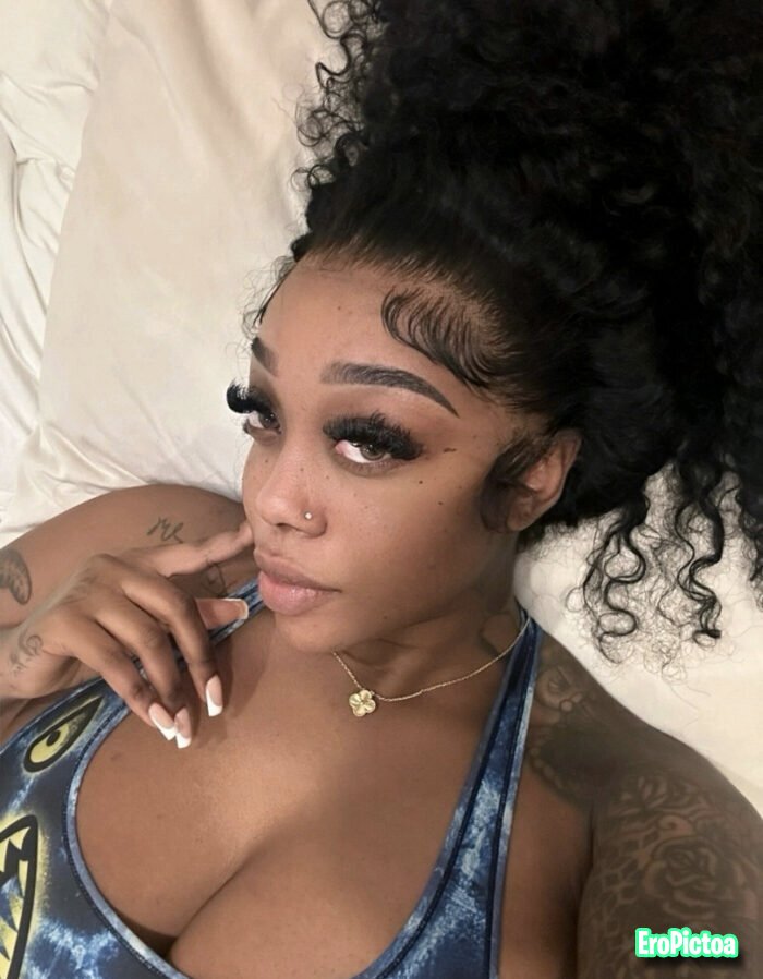 Thick youtube star leaked📸⭐️ photo featuring twerk - Part 20 Thick youtube star leaked📸⭐️ photo featuring twerk - Part 20