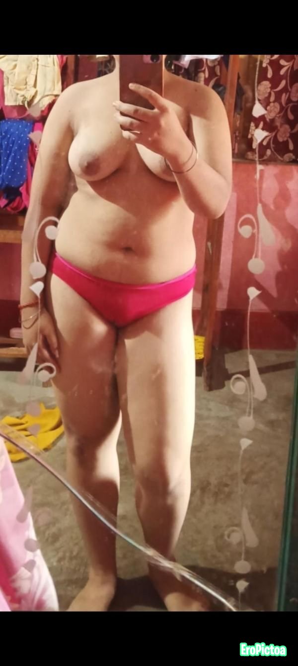 Desi leaked photo featuring insta - Part 5