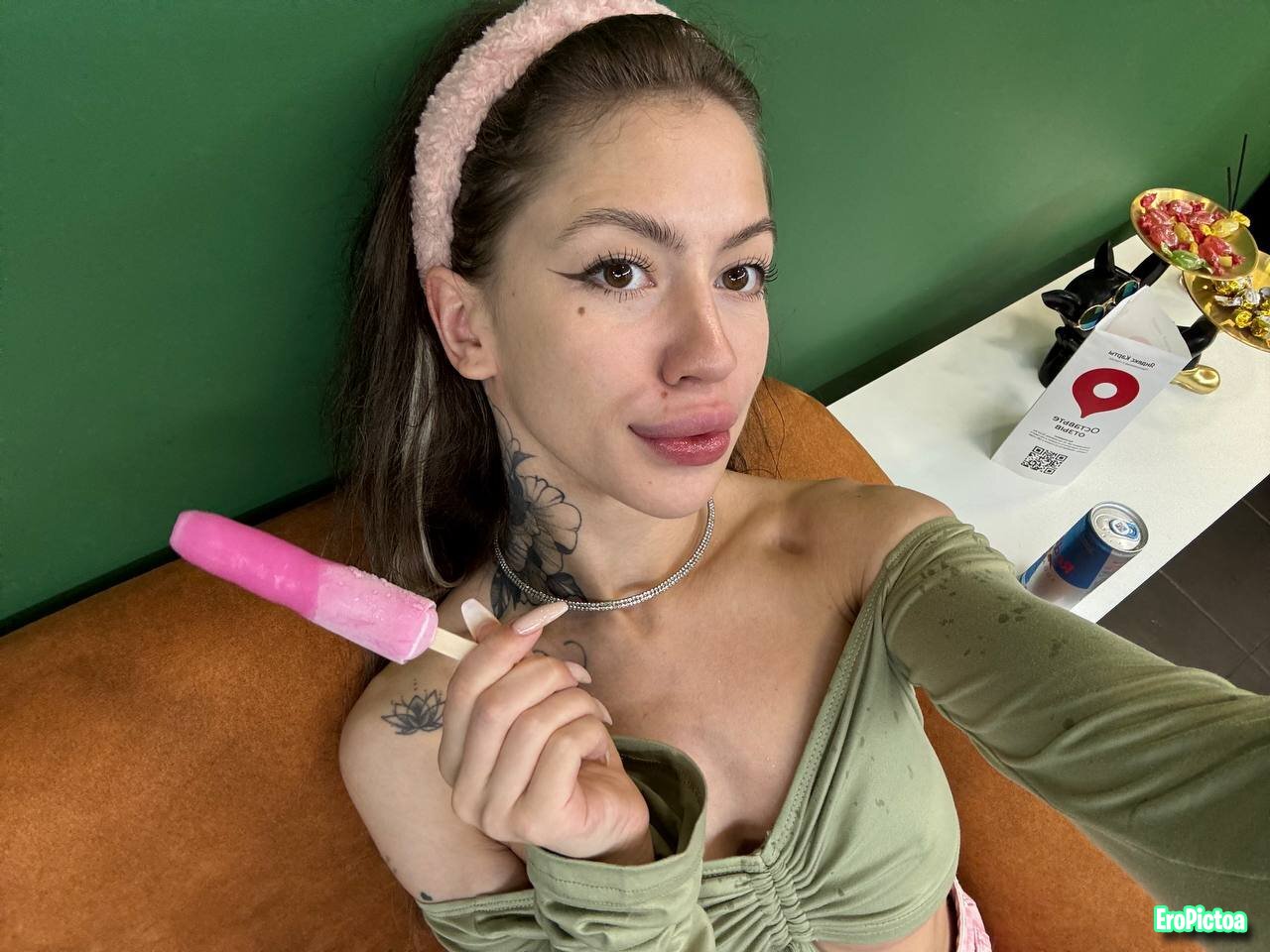 Sexy Russian Escort photo featuring fake lips