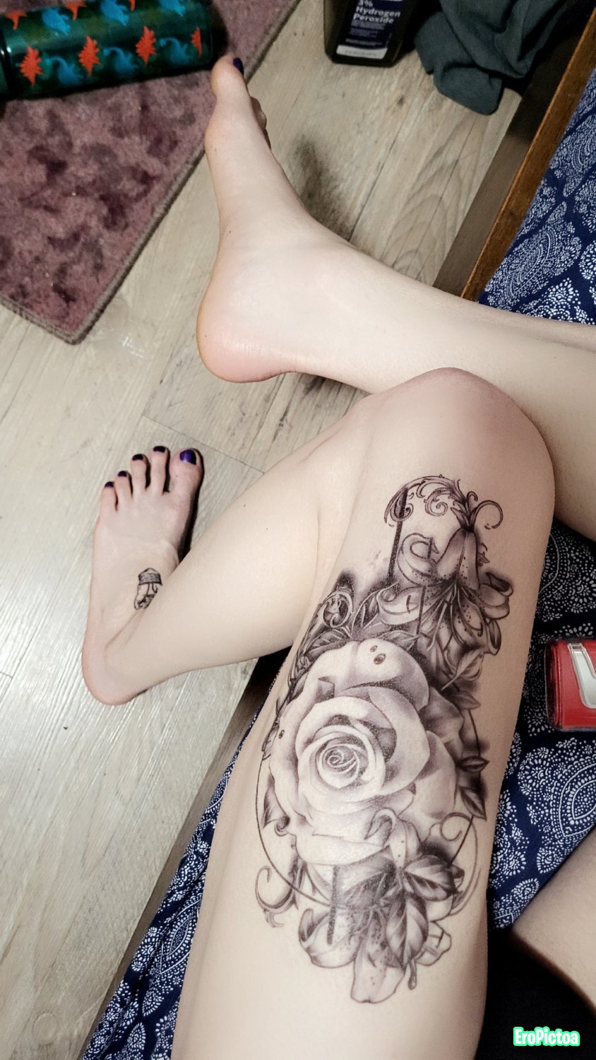 Feet 👣 photo featuring Nude