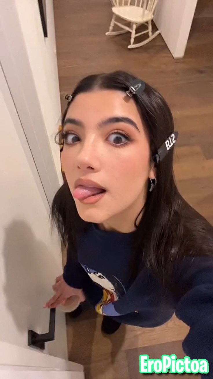 Charli XCX photo featuring Singer - Part 6