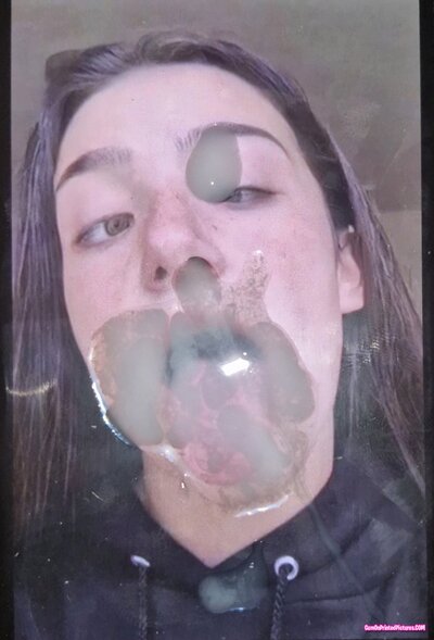 Thumbnail for Charli D'Amelio Cum Tribute (lots of cum💦🤤)