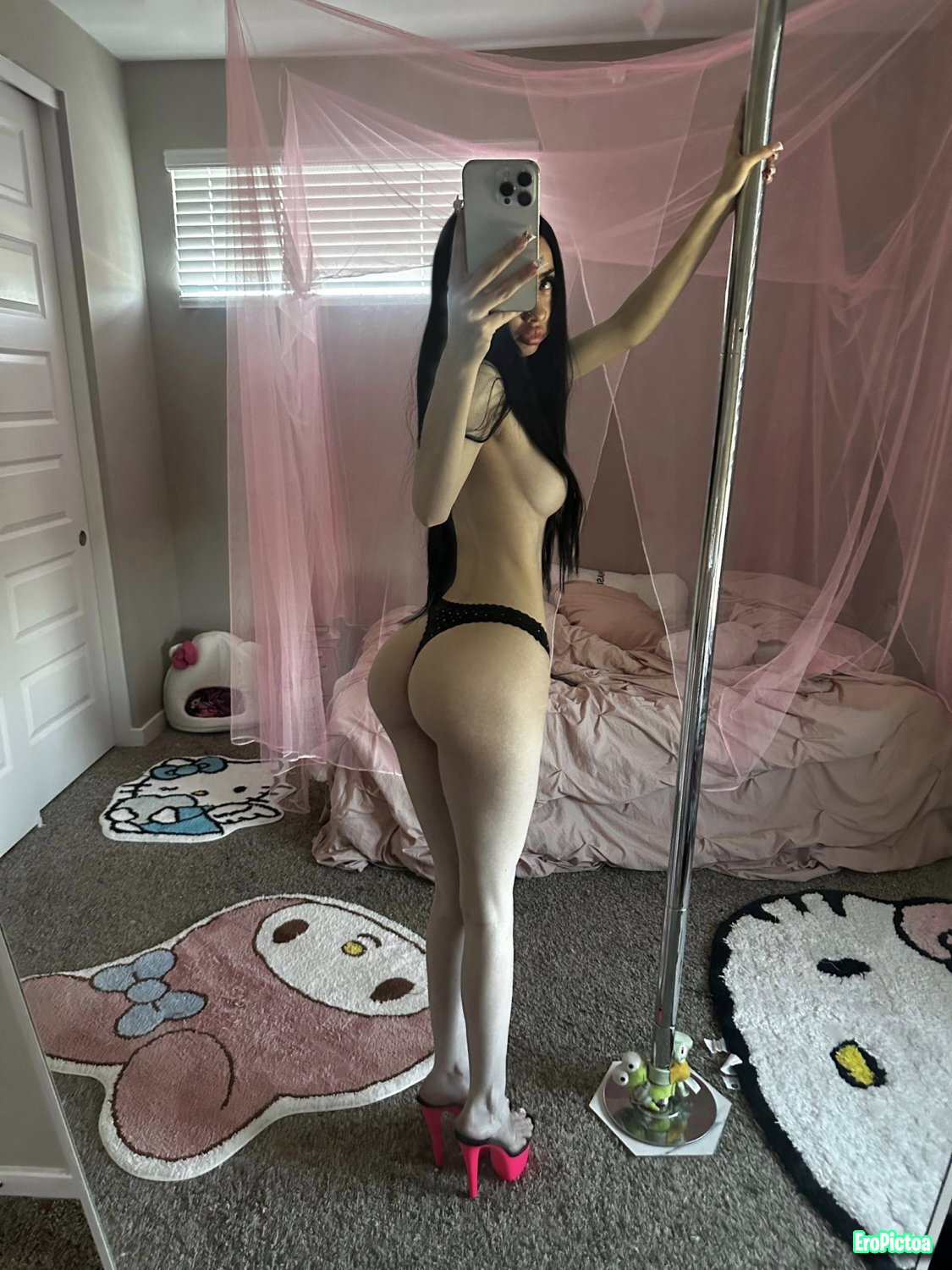 Pretty Ugly photo - Part 28