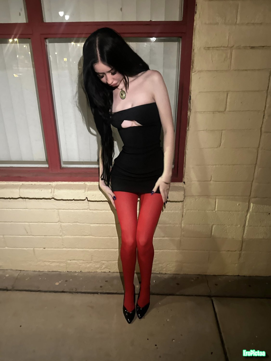 Pretty Ugly photo - Part 72