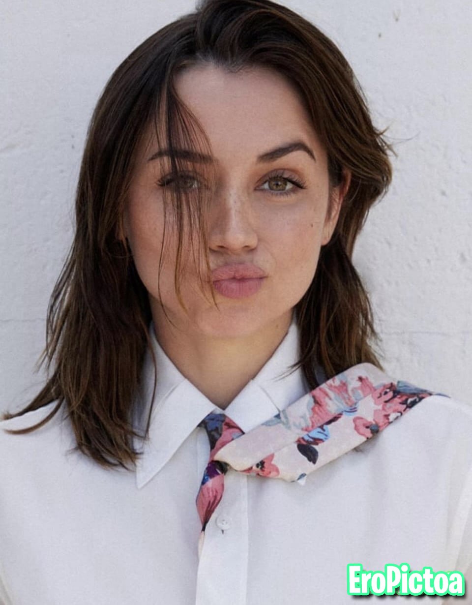 Ana De Armas photo featuring slut - Part 19