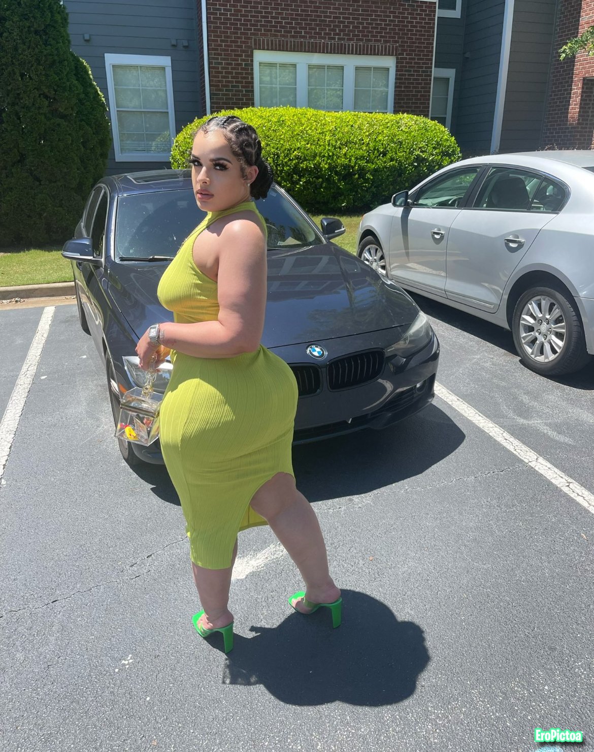 Sexy thick lightskin💦 photo featuring lightskin - Part 32
