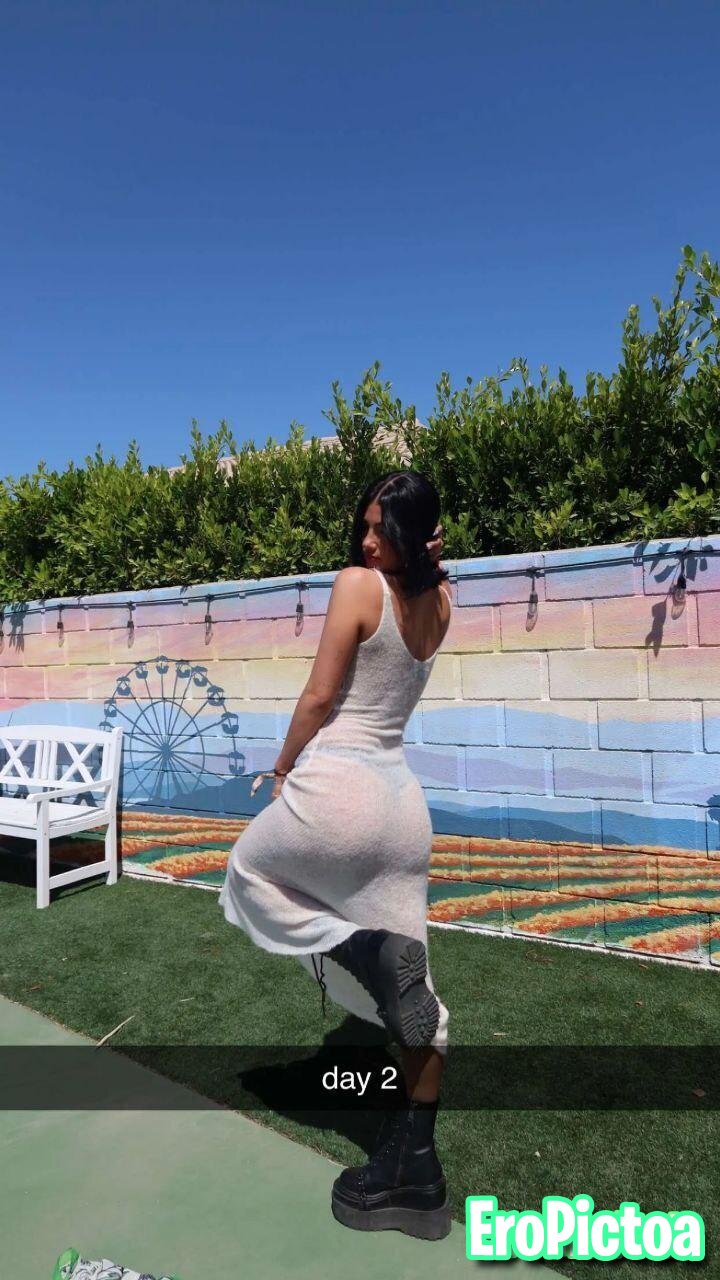 Charli D 10/10 photo - Part 16