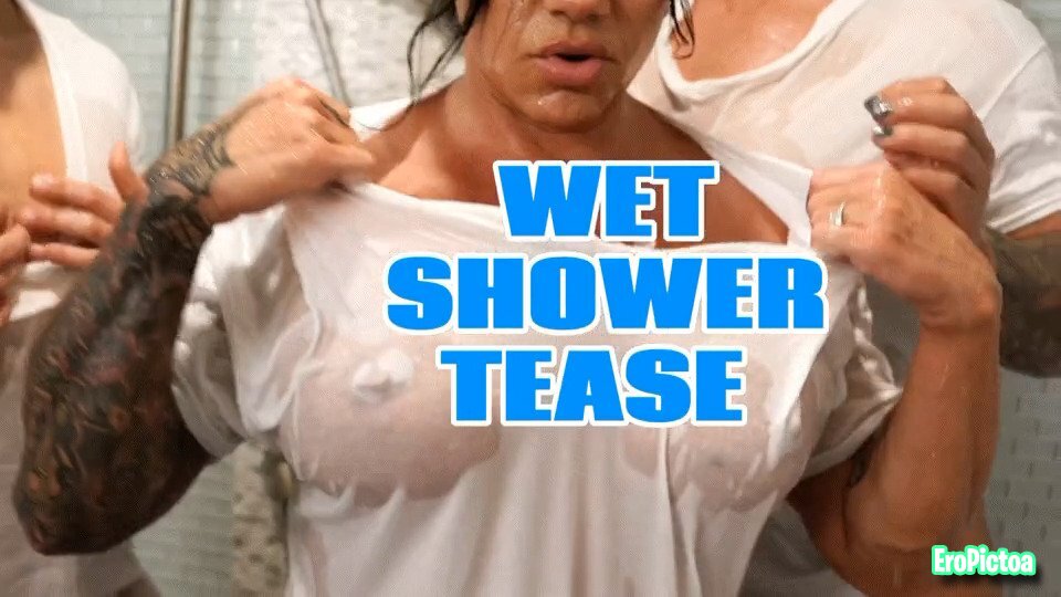 Lesbian muscle shower photo featuring muscle - Part 2