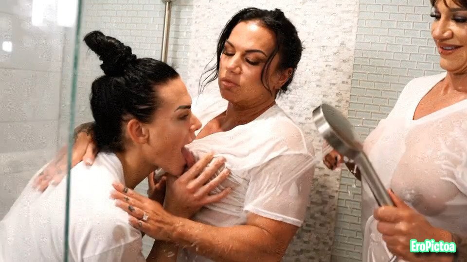 Lesbian muscle shower photo featuring fbb - Part 8
