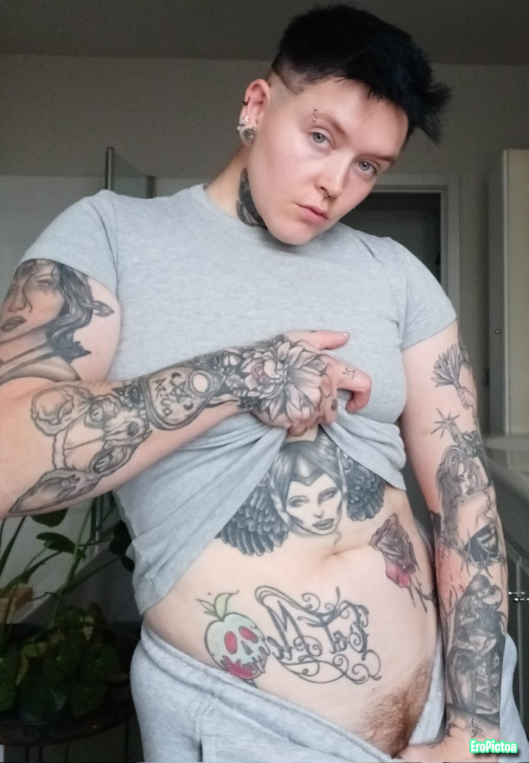 Lesbian collection photo featuring Freak