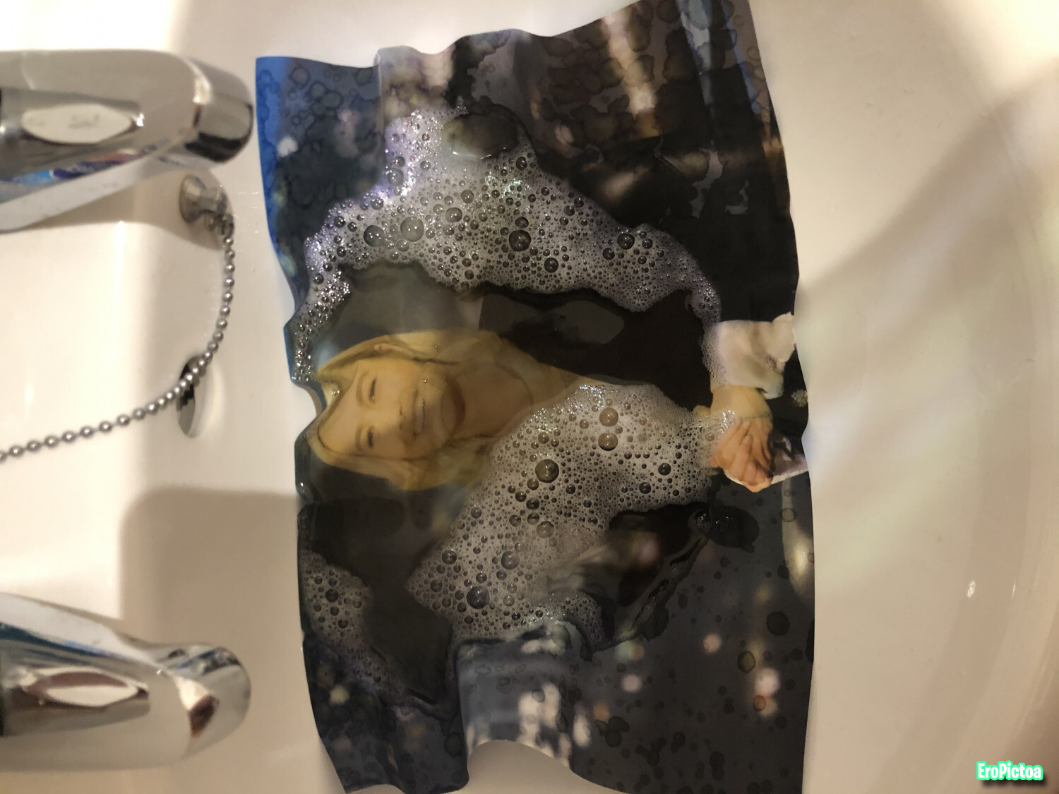 Brie Larson piss tribute photo - Part 3