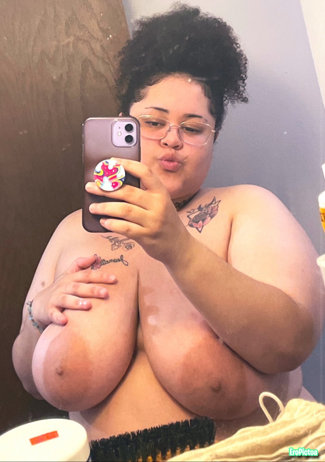 Love this lightskin hoe photo featuring BigTitties