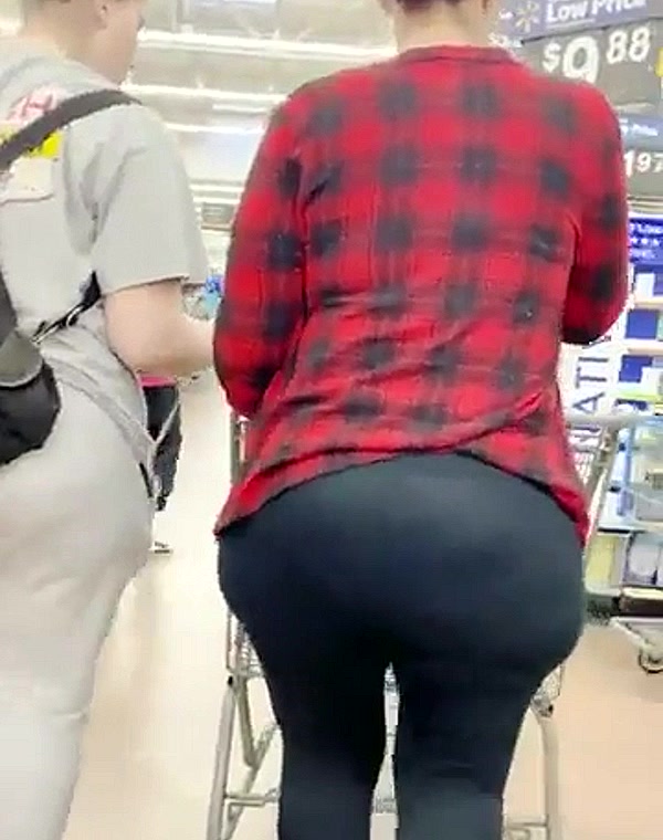 Thumbnail for Fat-assed MILF goes shopping wearing tight leggings