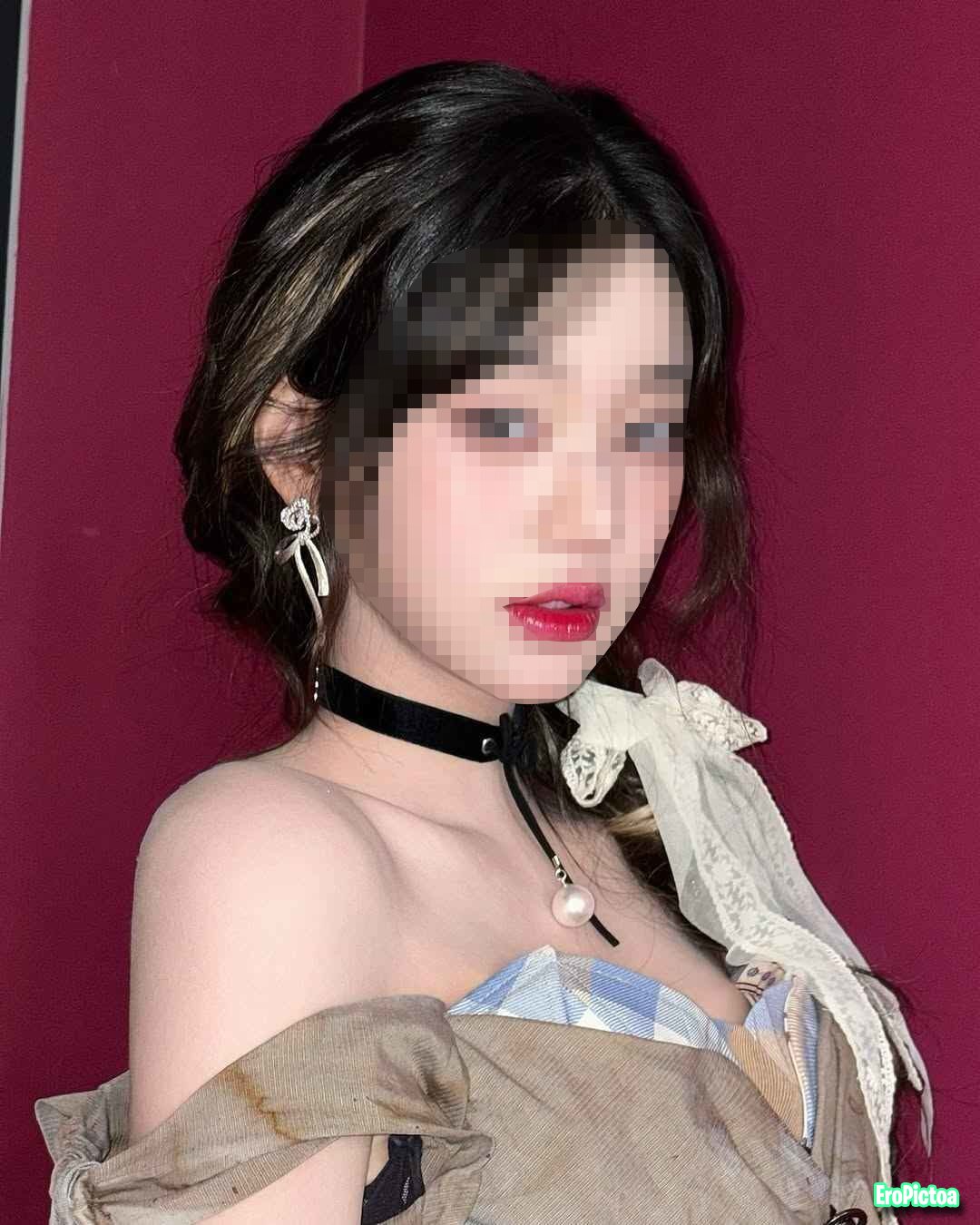 wony lips photo featuring wonyoung - Part 2