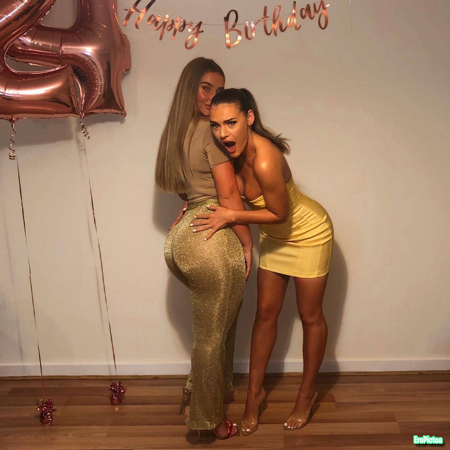 Extremely thick flexible Brit babe photo - Part 18