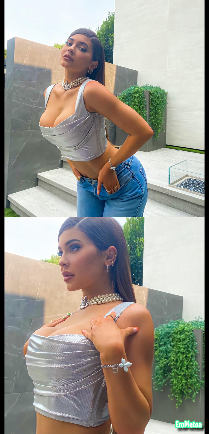 KYLIE JENNER EXTREMELY HOT photo - Part 3