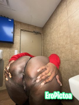 Public BBW Ebony Going Crazy At Work 🤯 photo - Part 40