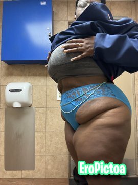 Public BBW Ebony Going Crazy At Work 🤯 photo - Part 54
