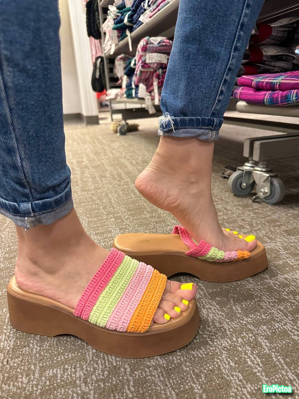 Latina public creep shots photo featuring feet - Part 5