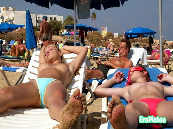 Topless in public 4 photo featuring exhibitionism - Part 32