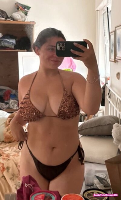 Thumbnail for Gorgeous body girl