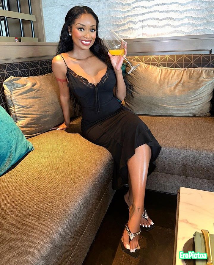 Desiree Mitchell Foot JOI photo featuring Foot JOI - Part 4