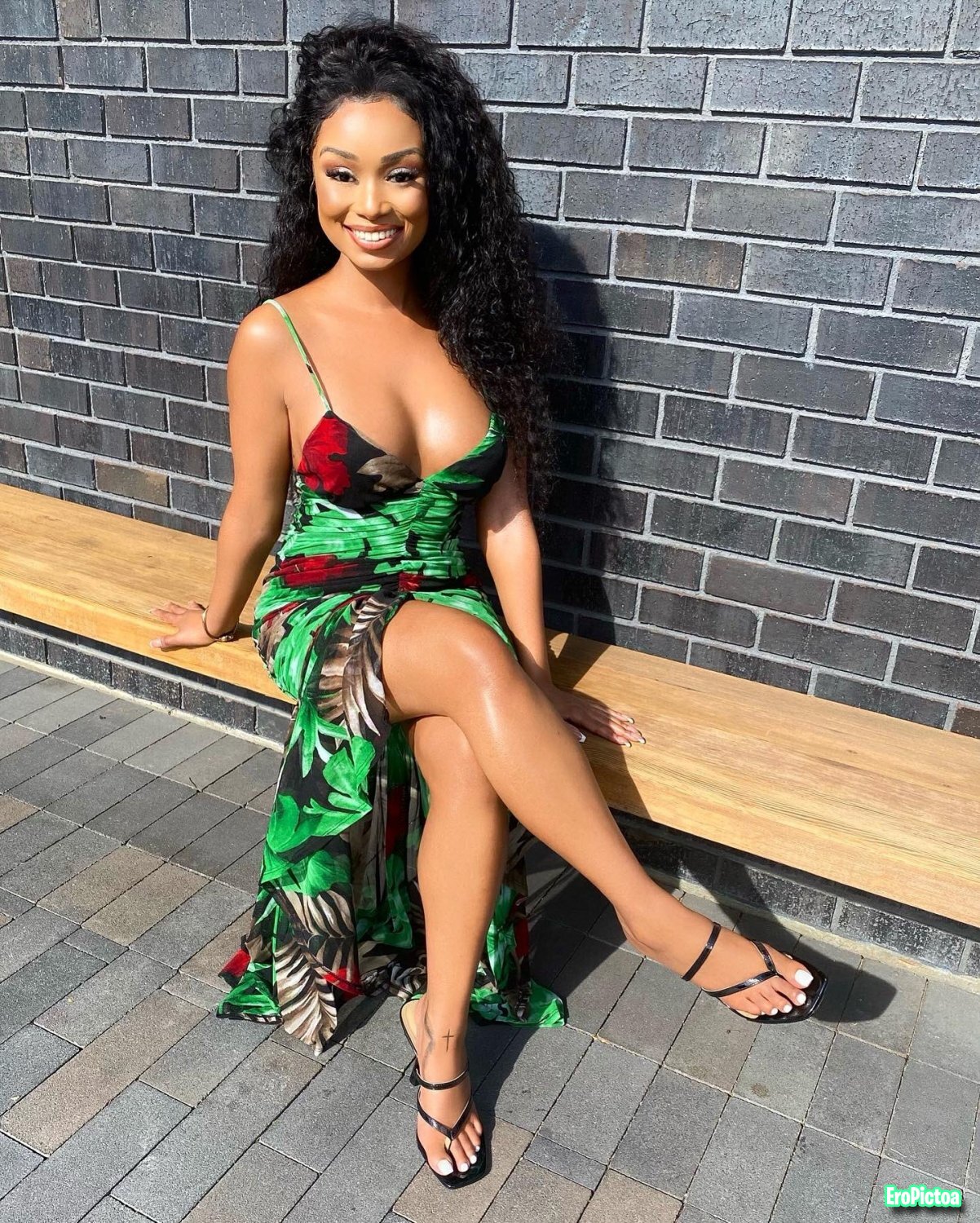 Desiree Mitchell Foot JOI photo featuring Ebony feet - Part 38