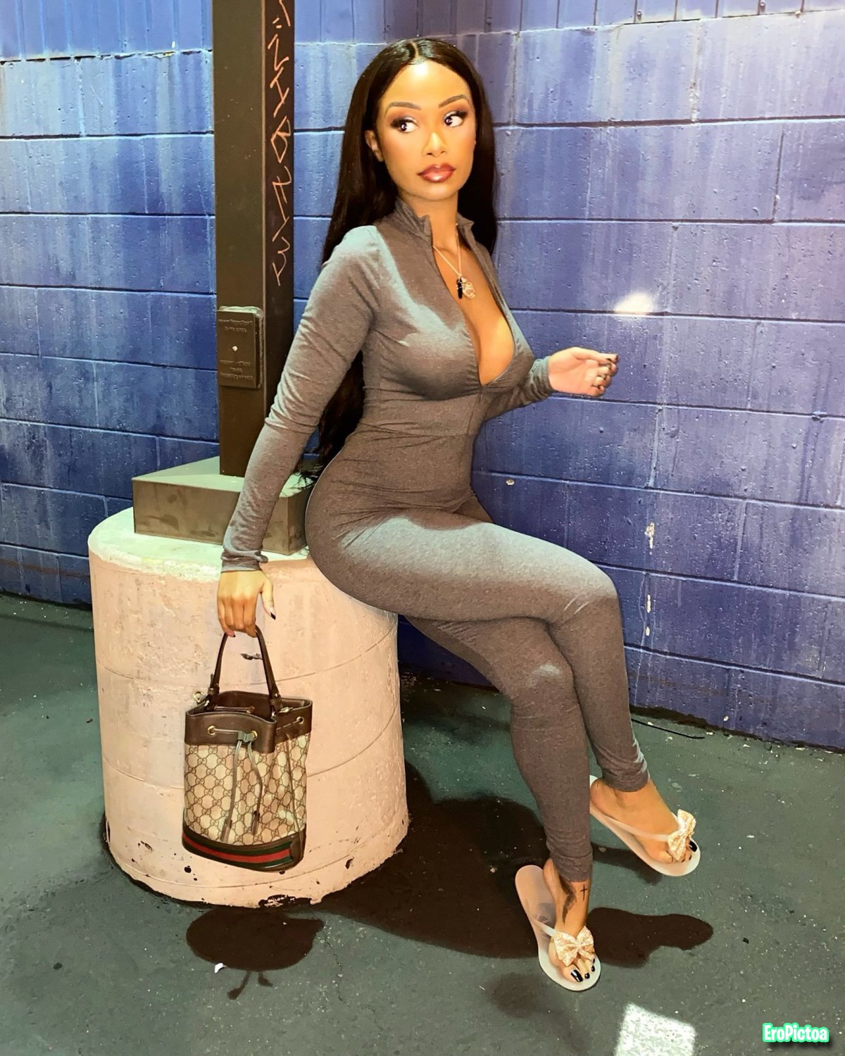 Desiree Mitchell Foot JOI photo featuring Ebony feet - Part 54