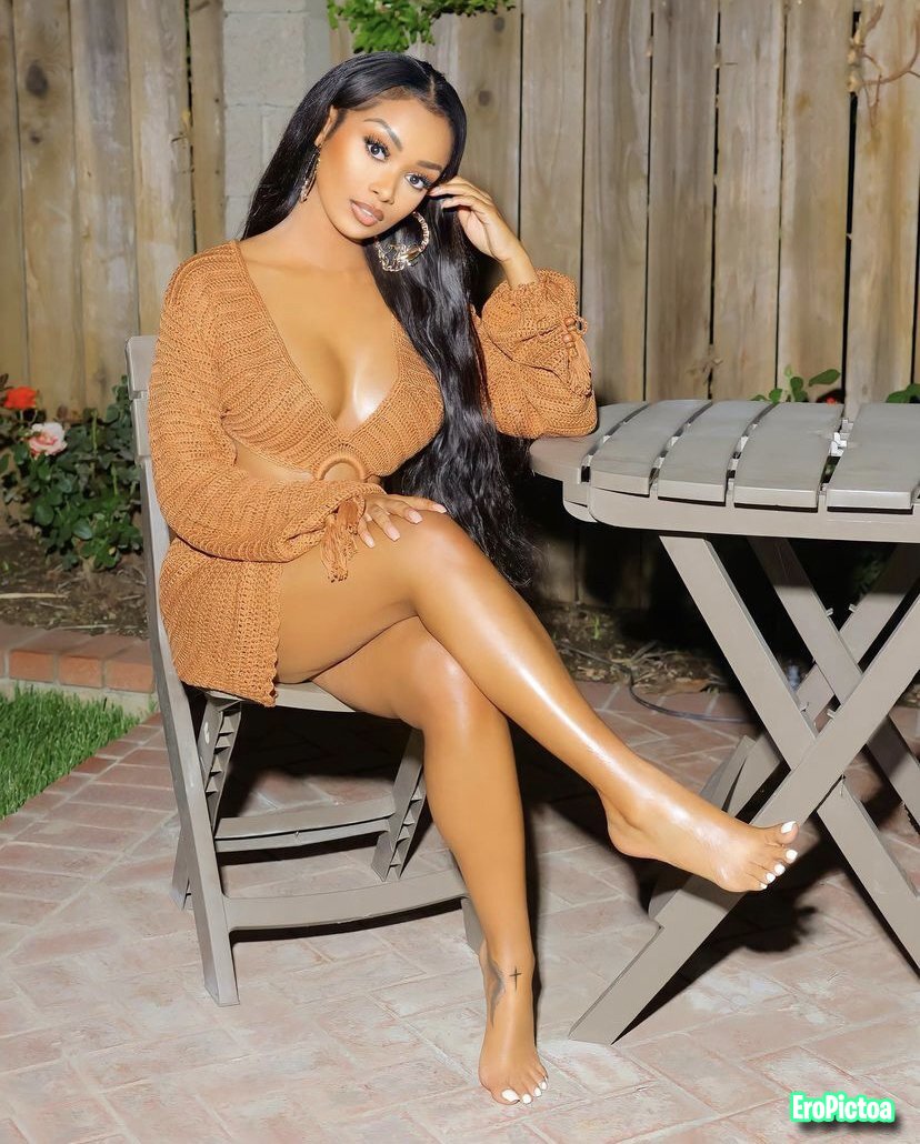 Desiree Mitchell Foot JOI photo featuring IG feet - Part 75