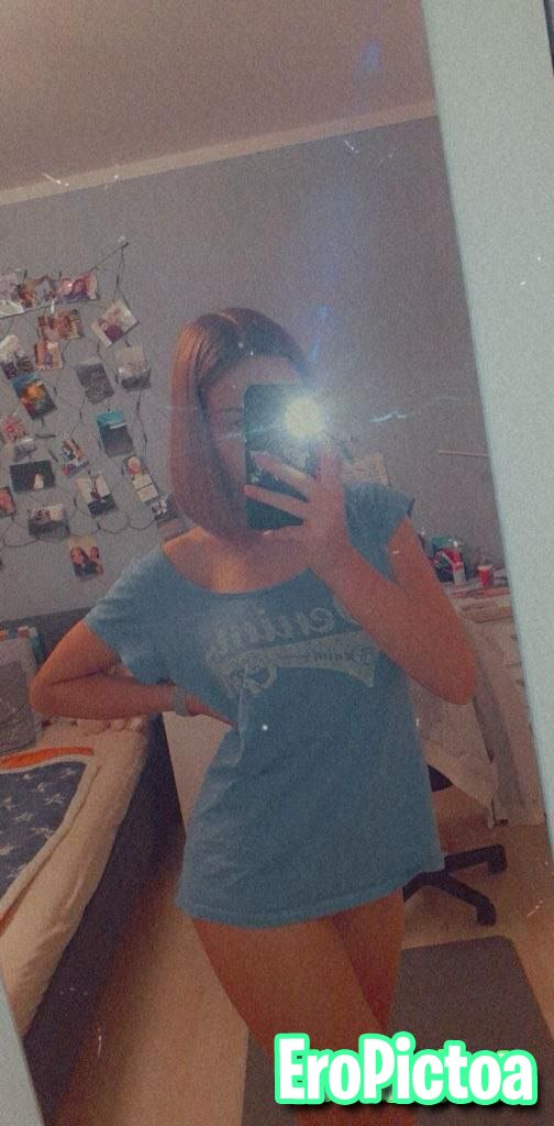 Big Tit German Slut Emily photo featuring Selfie