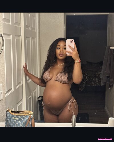 Thumbnail for Pregnant Baddie 👀 🔥