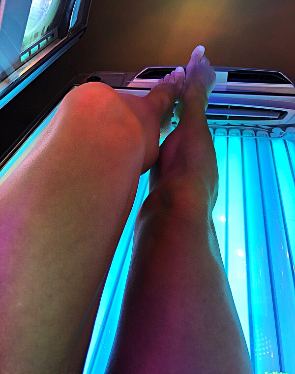 Thumbnail for Tanning session