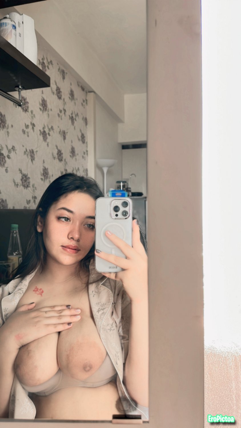 Rara photo featuring mirror