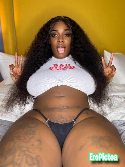 Momma ❣️ Stripper Exotic Dancer #HMD photo featuring iPhone 12