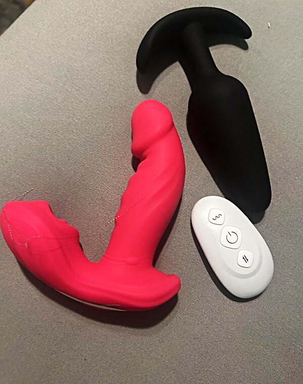 Thumbnail for House Sitting for Cousin found her BBC Dildo and Vibrater, Smelled her dirty panties